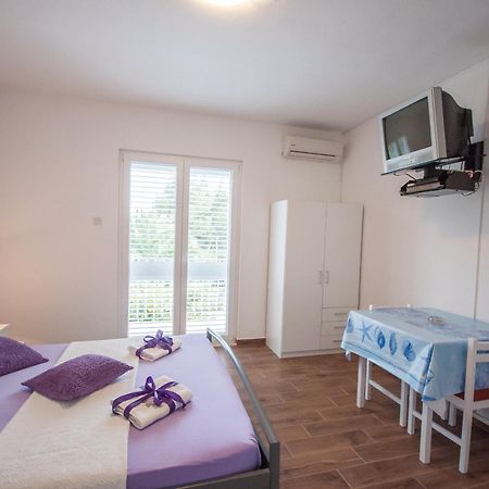 Apartments Srijemsi Mlini Zimmer foto